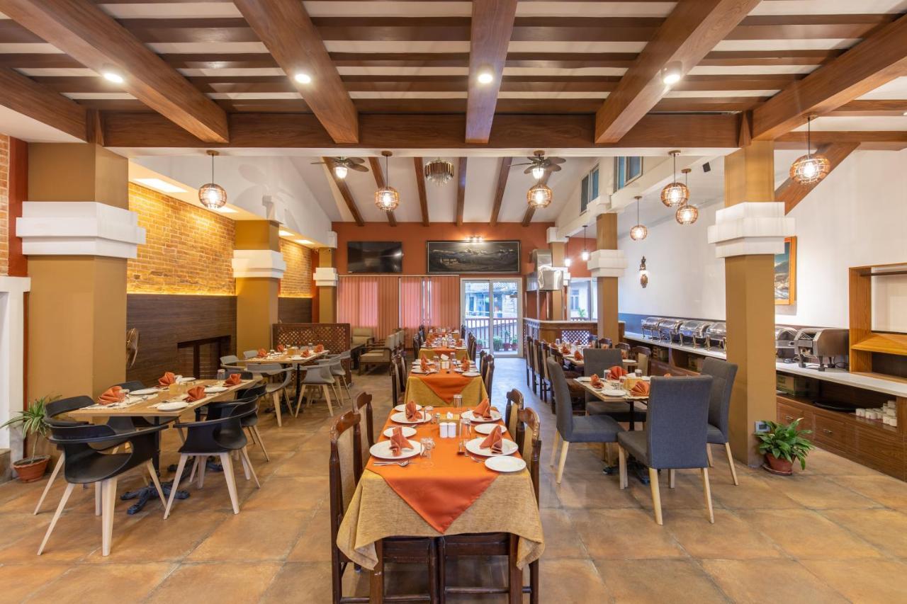 Hotel Manang Катманду Экстерьер фото