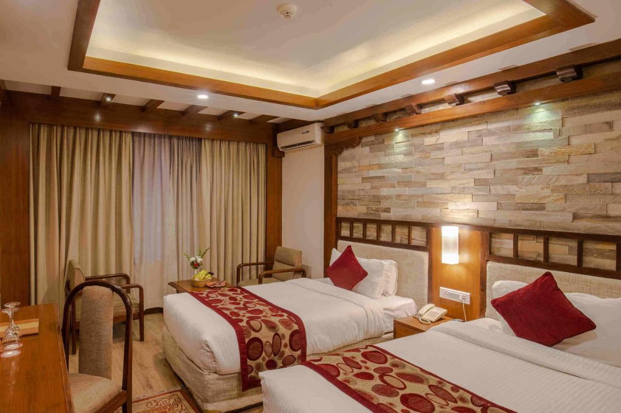 Hotel Manang Катманду Экстерьер фото