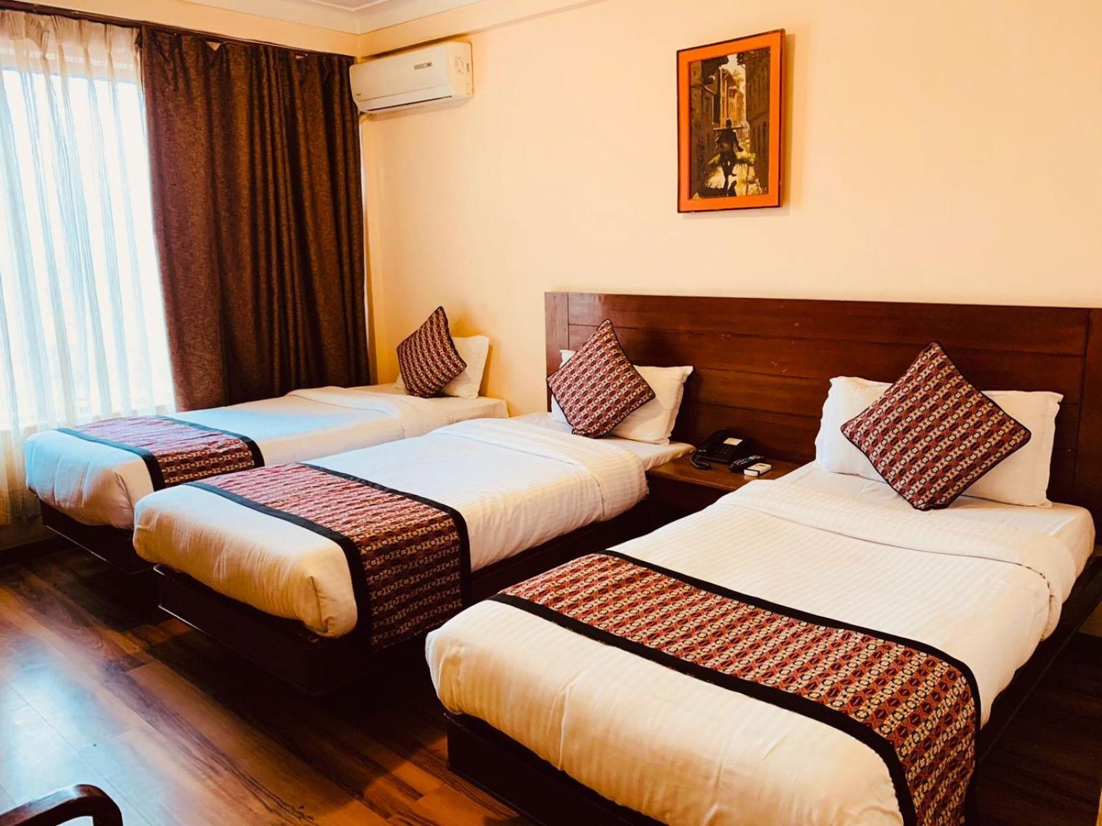 Hotel Manang Катманду Экстерьер фото