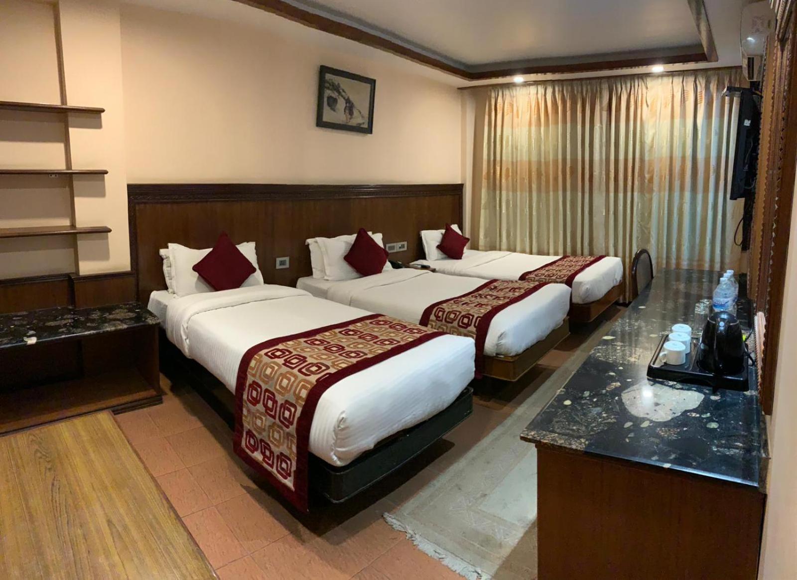 Hotel Manang Катманду Экстерьер фото