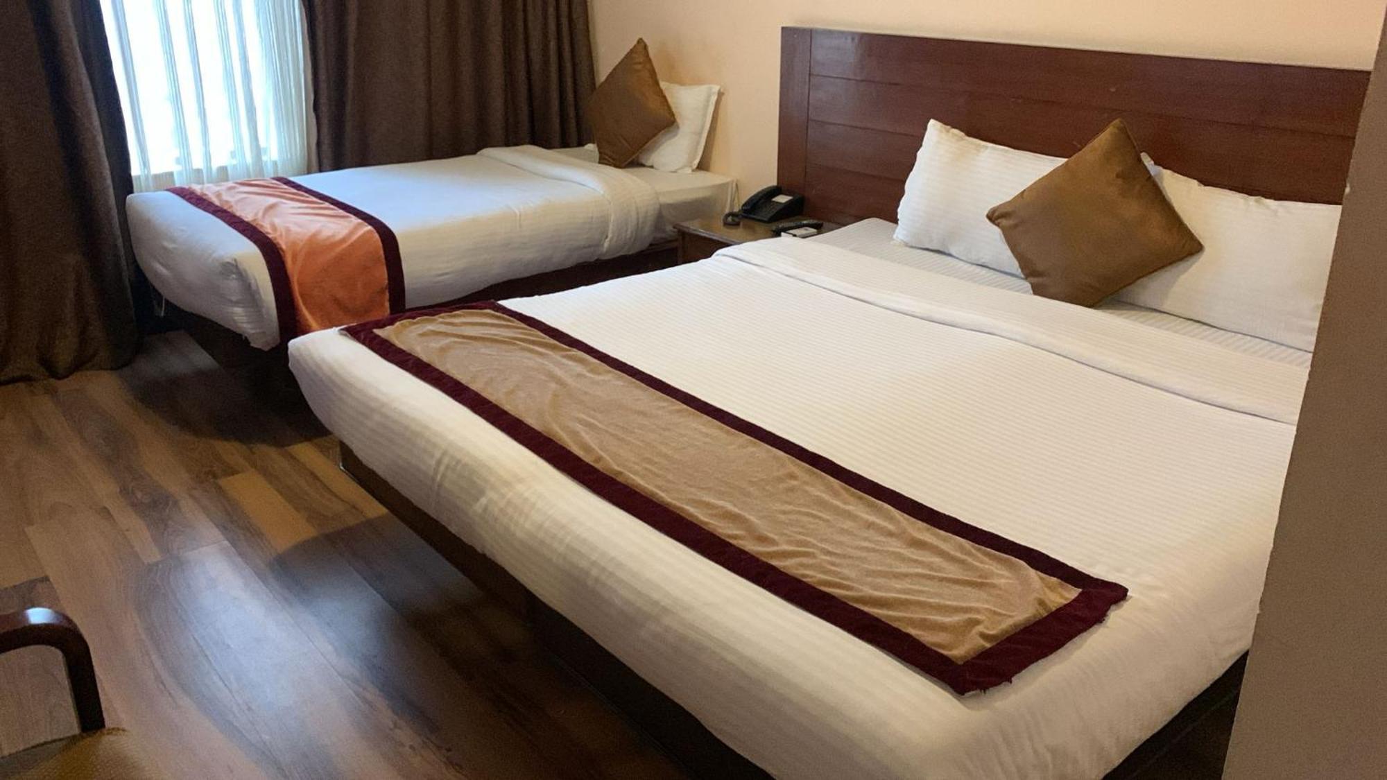 Hotel Manang Катманду Экстерьер фото