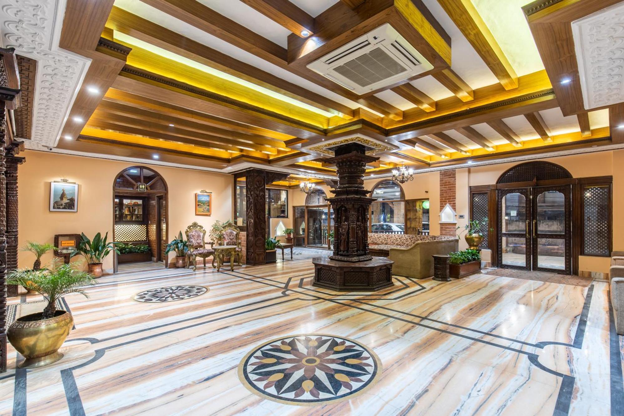 Hotel Manang Катманду Экстерьер фото